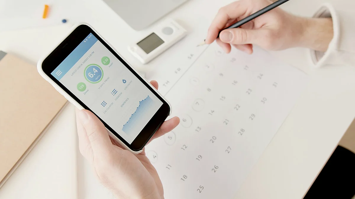 Health tracking and calendar planning for a gradual therapy schedule